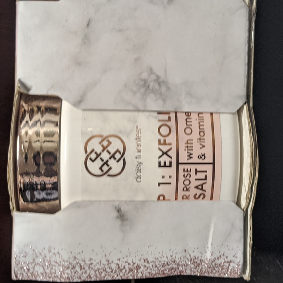 Daisy Fuentes 3-Step Rich Skin Rescue - Picture 4 of 9